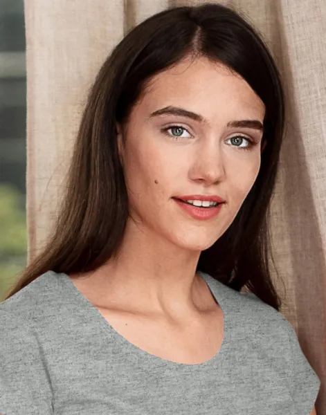 Dámské triko zúžené s kulatým výstřihem - Hlubší kulatý výstřih