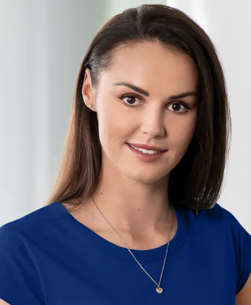 Odolné dámské tričko - Hlubší kulatý výstřih