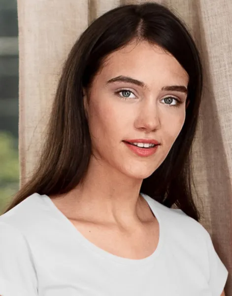 Dámské triko zúžené s kulatým výstřihem - Hlubší kulatý výstřih