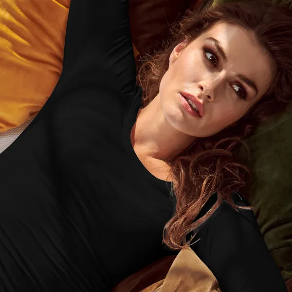 Dámské triko s dlouhými rukávy a hlubším výstřihem - Hlubší kulatý výstřih